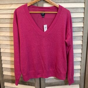 Gap v neck pullover